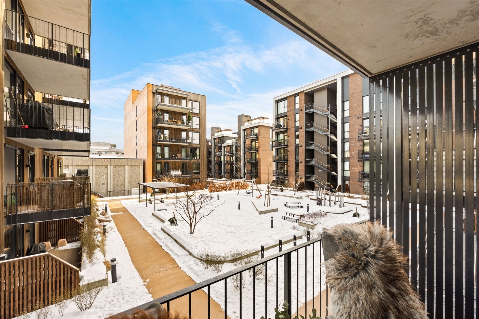 Hyggelig utsikt mot det hyggelige atriet. Galleribilde