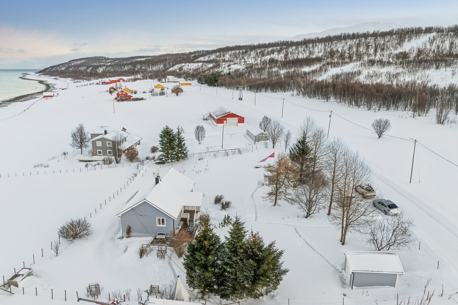 Nærhet til både sjø og fjell. Galleribilde
