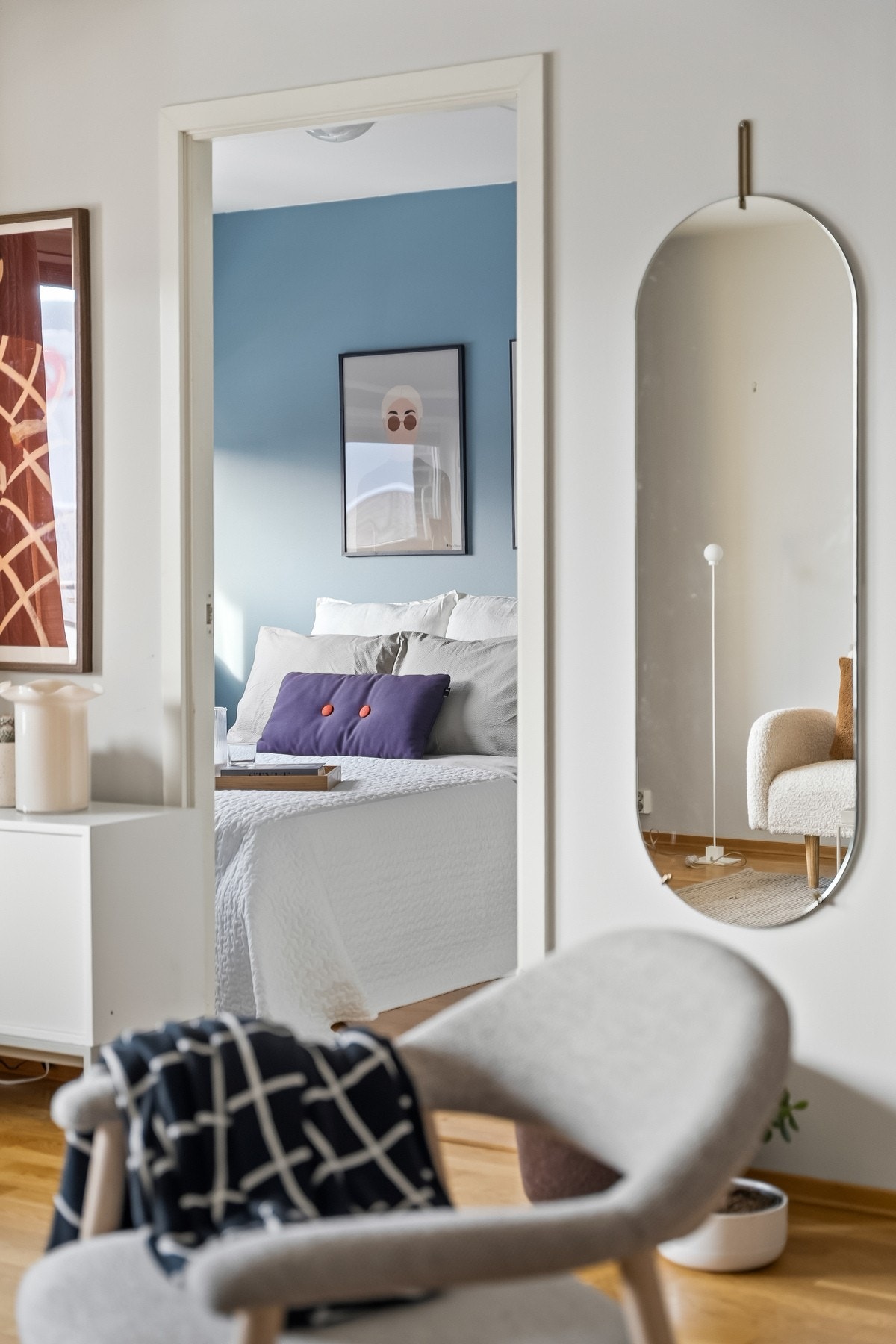 Bilder fra stue mot soverommet. Galleribilde