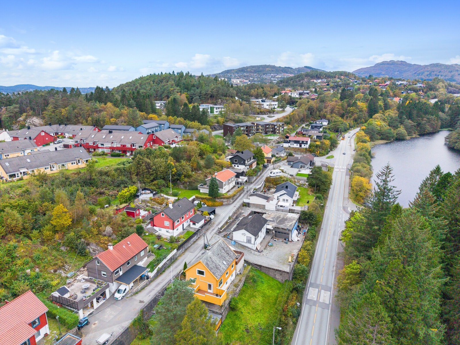 Nabolaget er svært sentralt, samtidig som en bor rolig og tilbaketrukket. Galleribilde