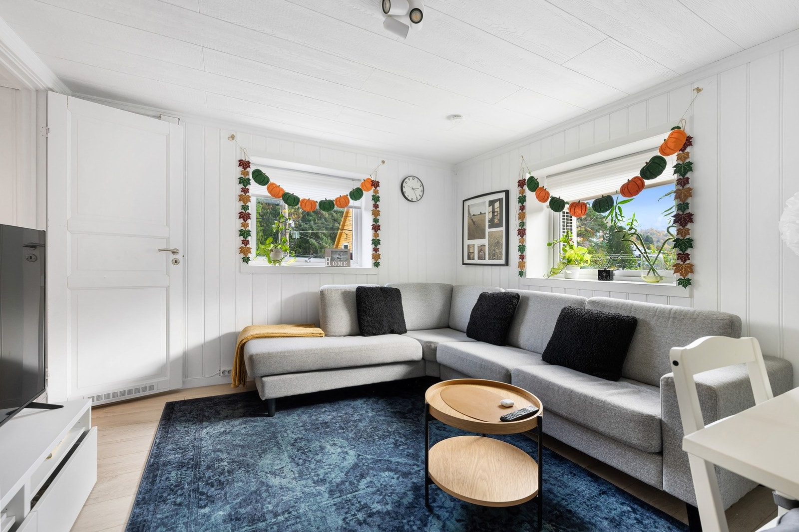 Boligen har hybel (ikke godkjent), som i dag er utleid for kr. 14.500 + strøm. Galleribilde