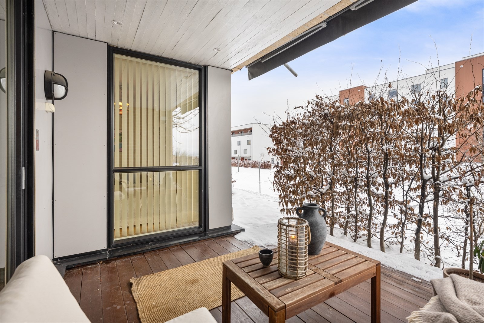 En skjermet og privat uteplass med sol store deler av dagen, året rundt. Galleribilde