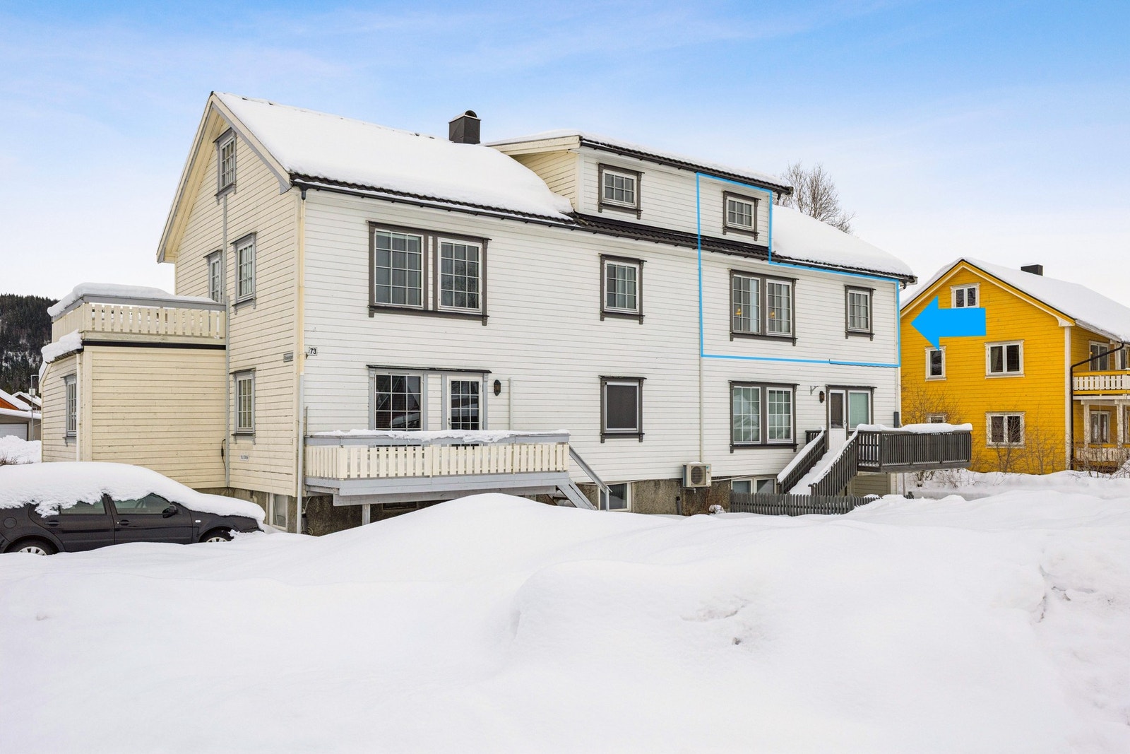 Velkommen til Vefsnvegen 73! - en innbydende selveierleilighet i 2. etasje med loft. Tomtearealet for sameiet utgjør ca. 896.4 m2. Galleribilde