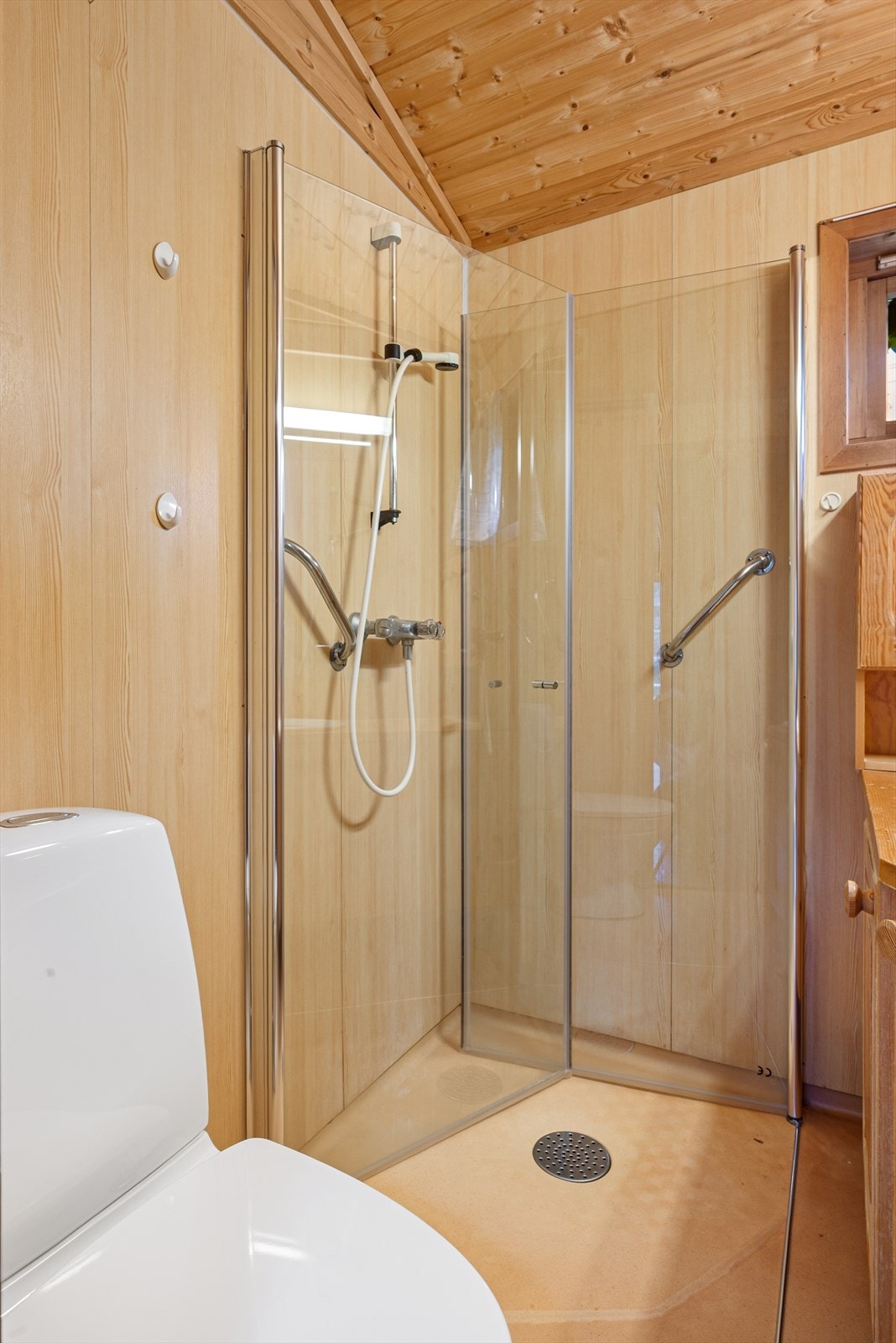 Badet har oppgraderingsbehov, se tilstandsrapport for ytterligere informasjon. Galleribilde