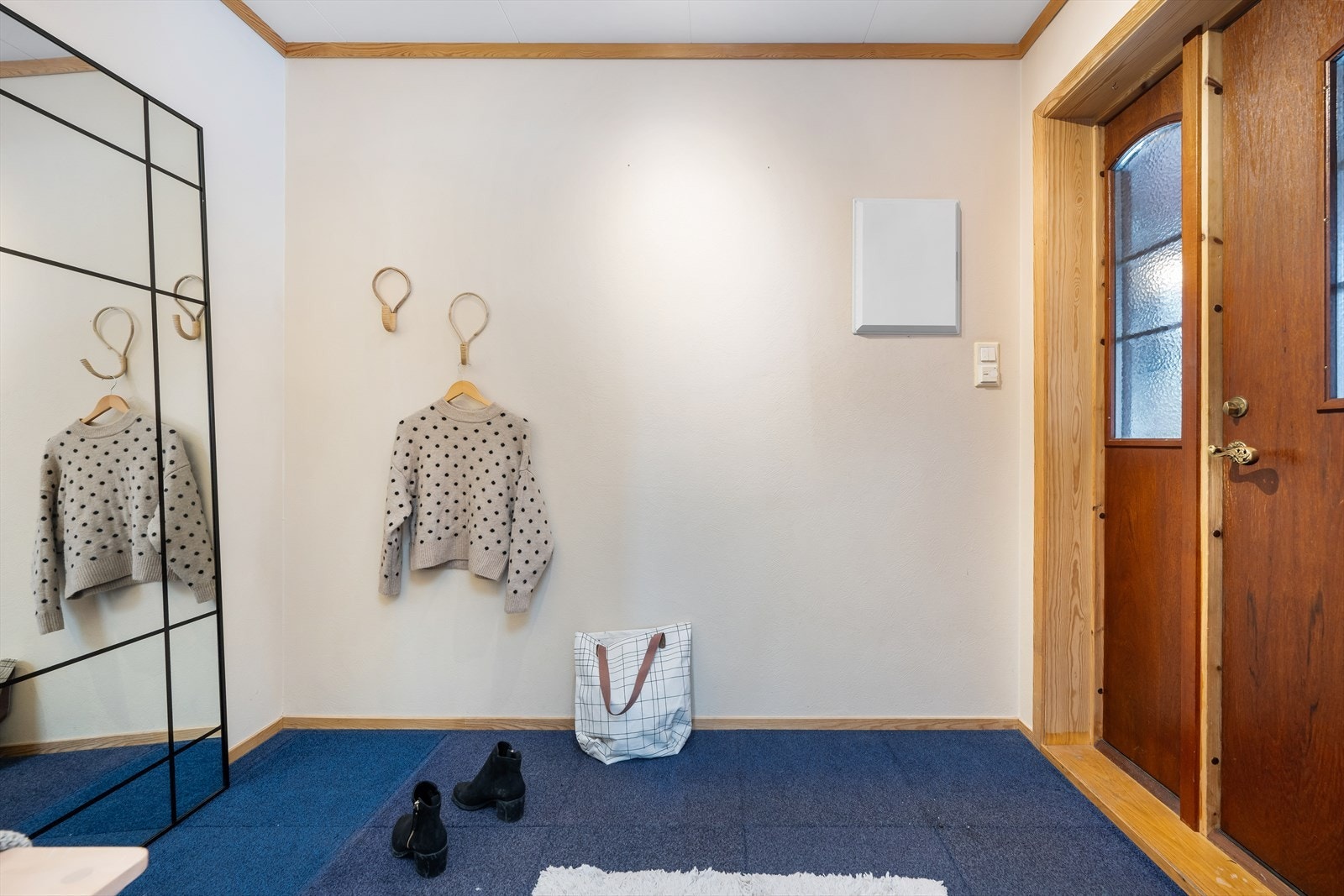 Boligen er over 2 plan. Areal BRA-i: 215 kvm Galleribilde