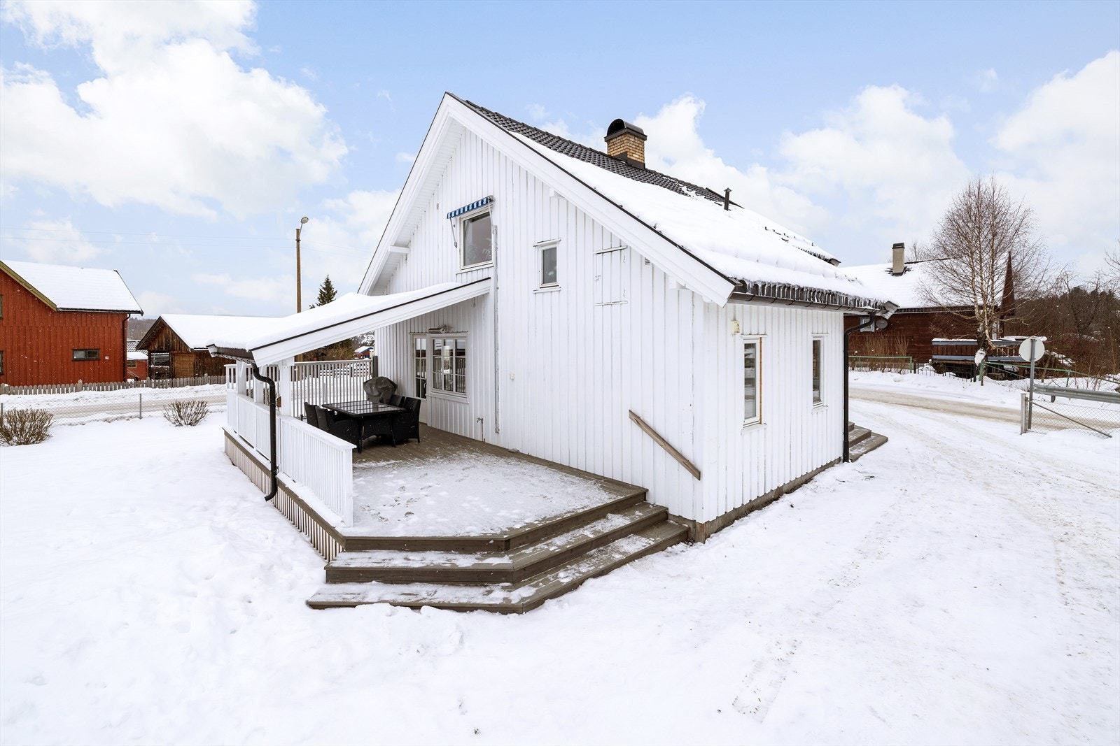 Boligen har en stor terrasse på 31 m² med god plass til utemøbler. Galleribilde