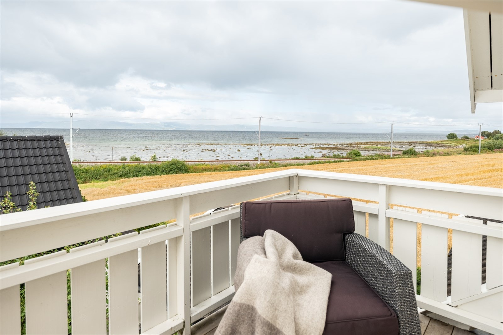 Fra soverommet er det utgang til balkong på 5m². Galleribilde