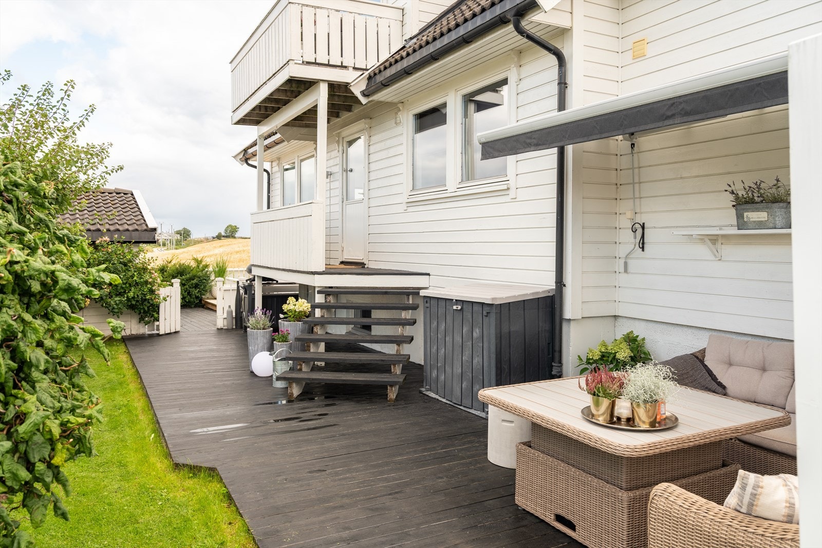 Både yttervegger, drenering, plattinger, støttemur mm. er vurdert til tilstandsgrad 1 av takstmann. Galleribilde