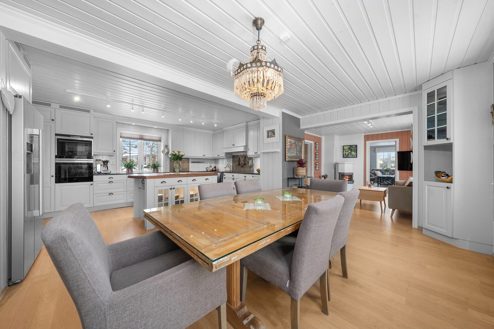 Åpen løsning mot stue. Galleribilde