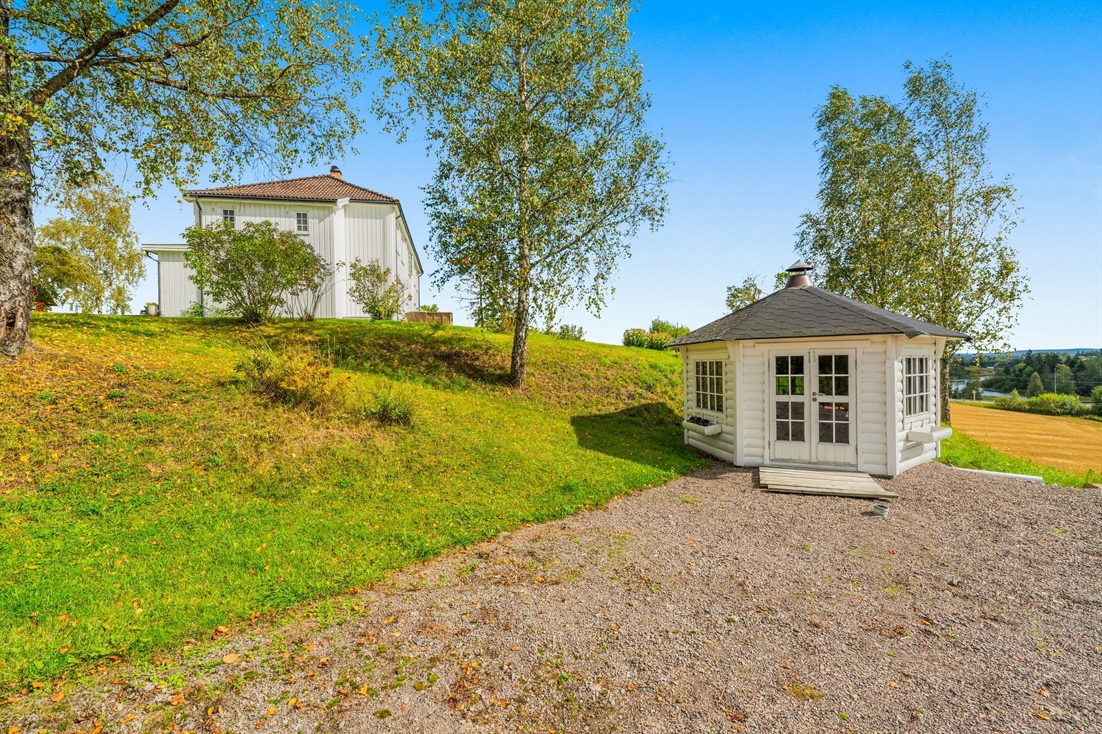 Grillhytte. Galleribilde