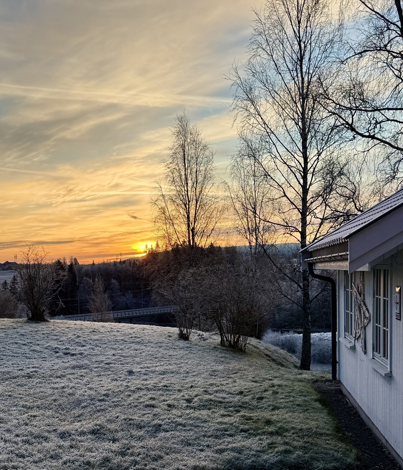 Vakker himmel over Åros bru. Privat bilde. Galleribilde
