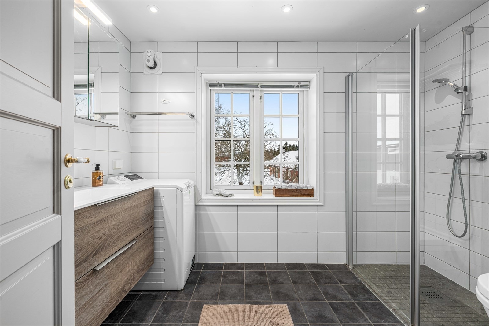 Bad med dusj. Galleribilde