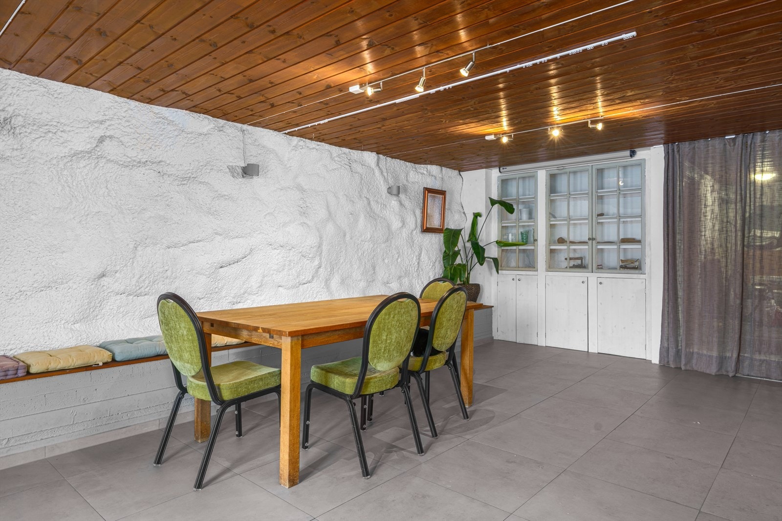 Pent innredet. Galleribilde