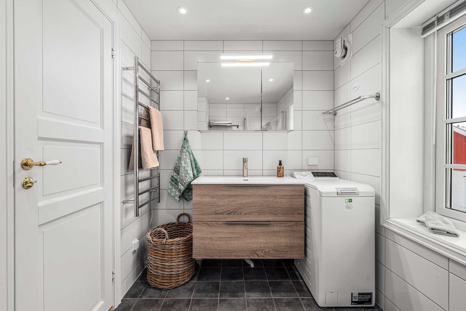 Lyst bad i 2. etasje. Galleribilde