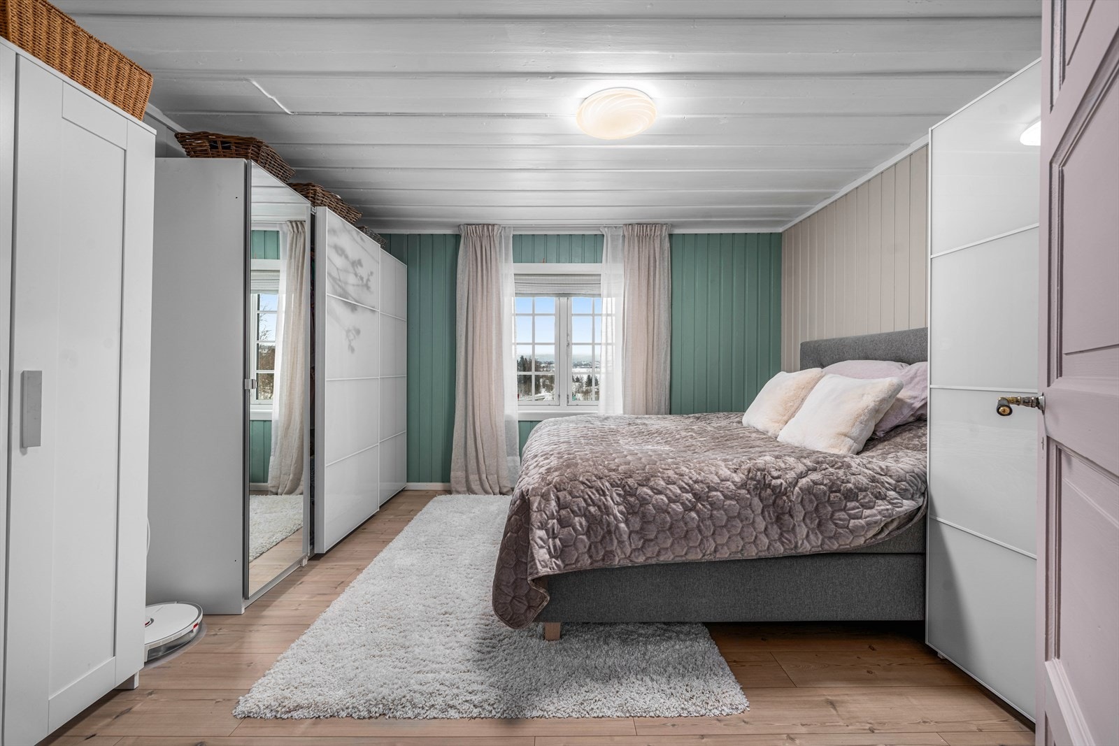 Godt med garderobeplass. Galleribilde