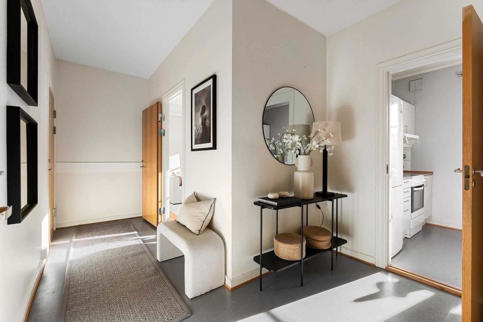 Entré/gang Galleribilde