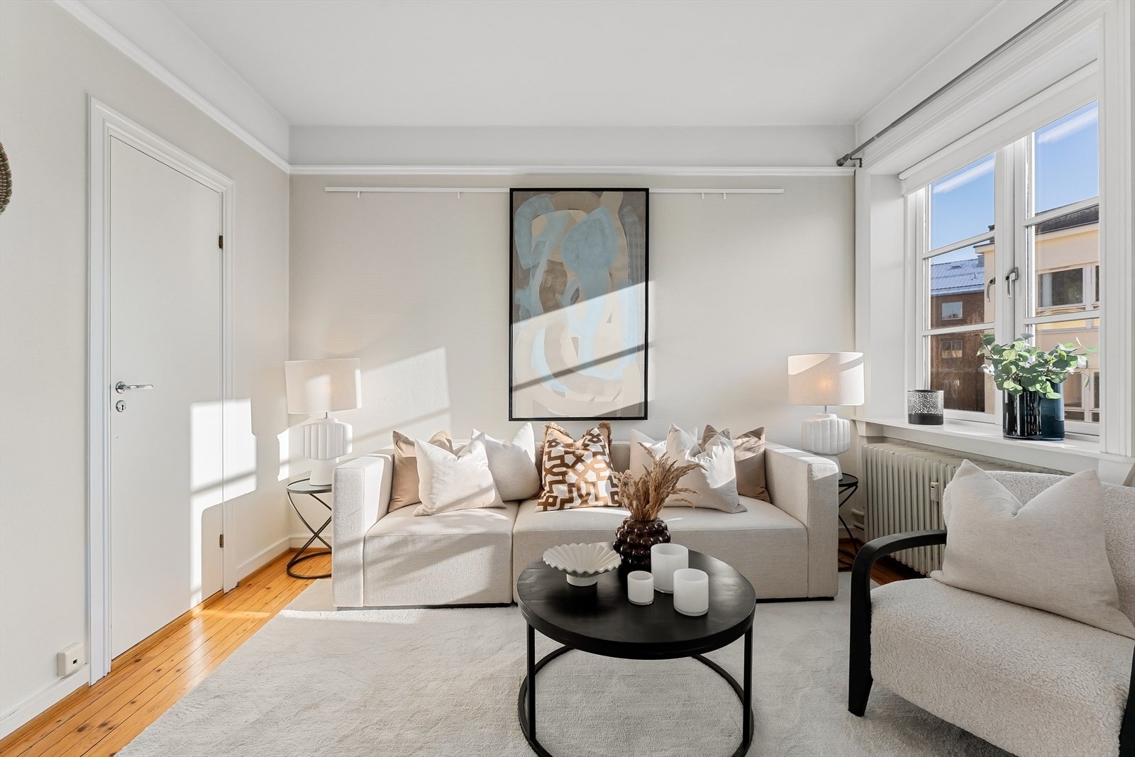 God plass til sofagruppe og spisebord Galleribilde