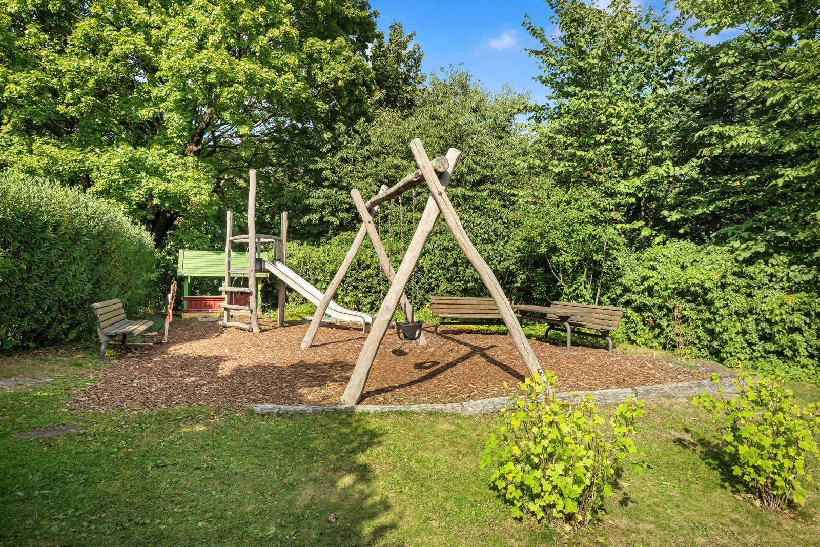 Sameiet har etablert lekeplasser for de minste - Nydelige tur-/ og rekreasjonsrområder i umiddelbar nærhet. Galleribilde