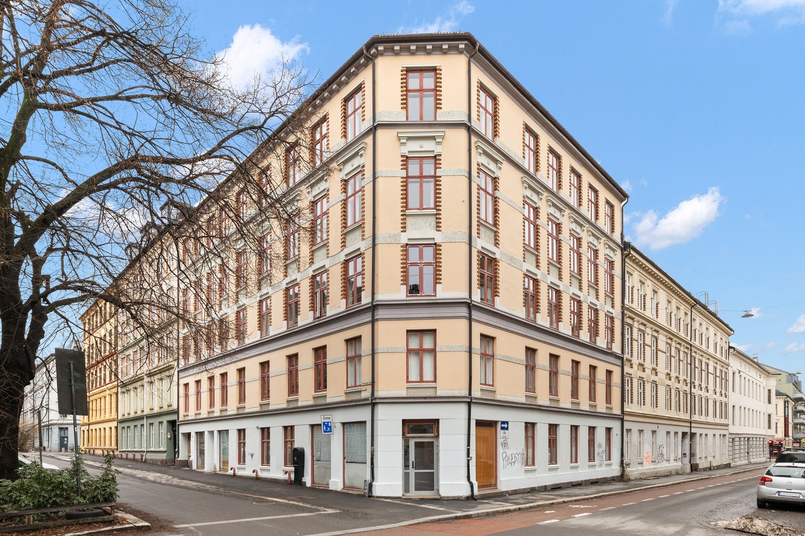 Borettslaget består av 13 andelsleiligheter. Andelsleilighet over 2 plan beliggende i klassisk bygård fra 1890-tallet på Grünerløkka. Galleribilde