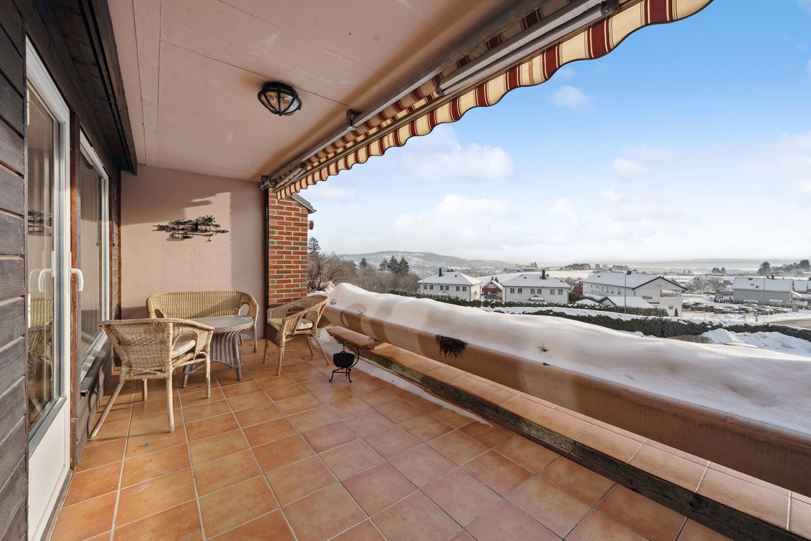 DNB Eiendom ved Line Benedikte Lundevik har gleden av å presentere Garderåsen Terrasse 2! Galleribilde