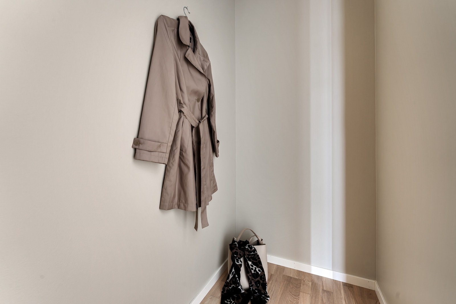 - Innvendig bod fra entréen som gir god oppbevaringsplass for yttertøy - Galleribilde