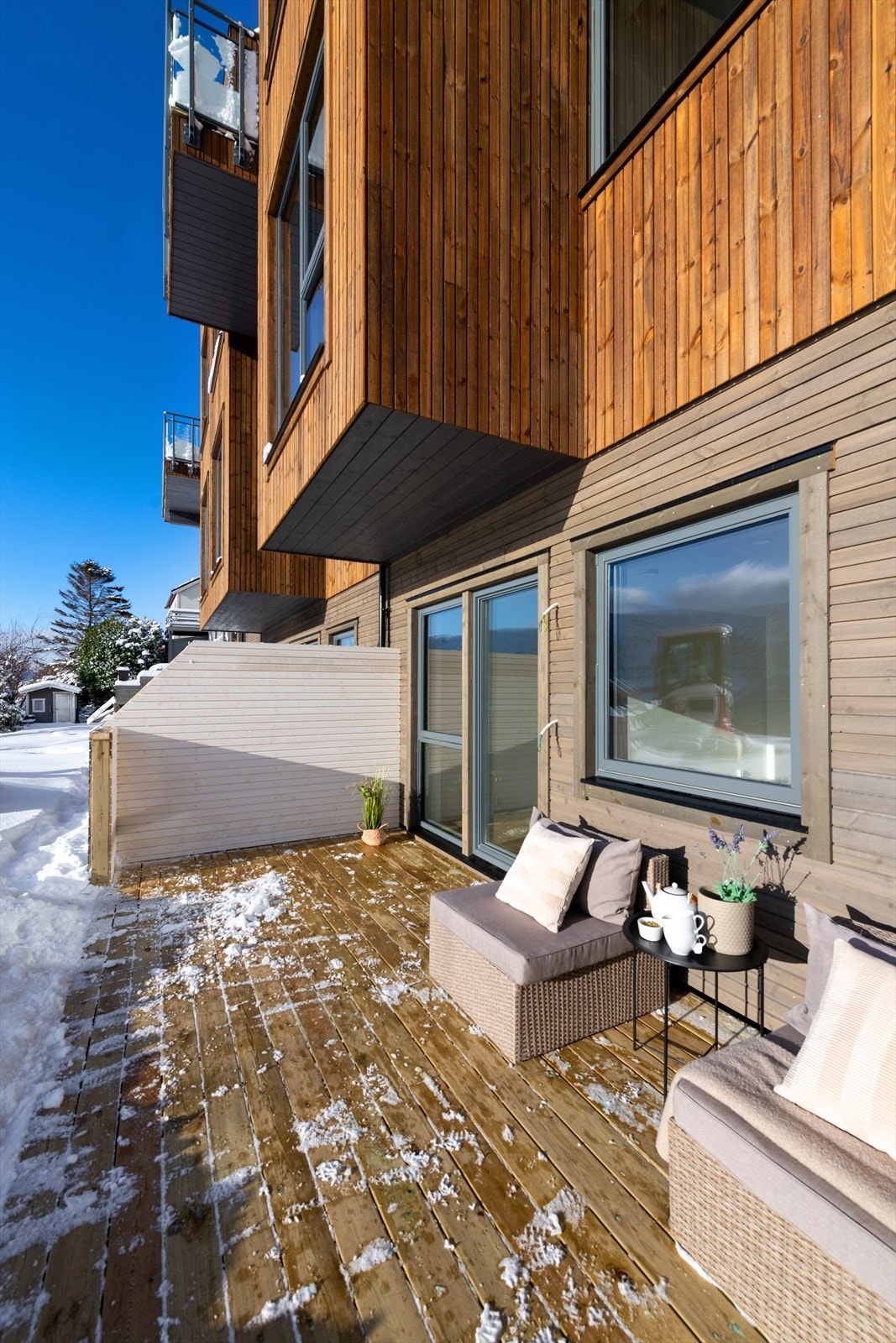 Uteplass med direkte adkomst fra boligen - perfekt for familien. Galleribilde