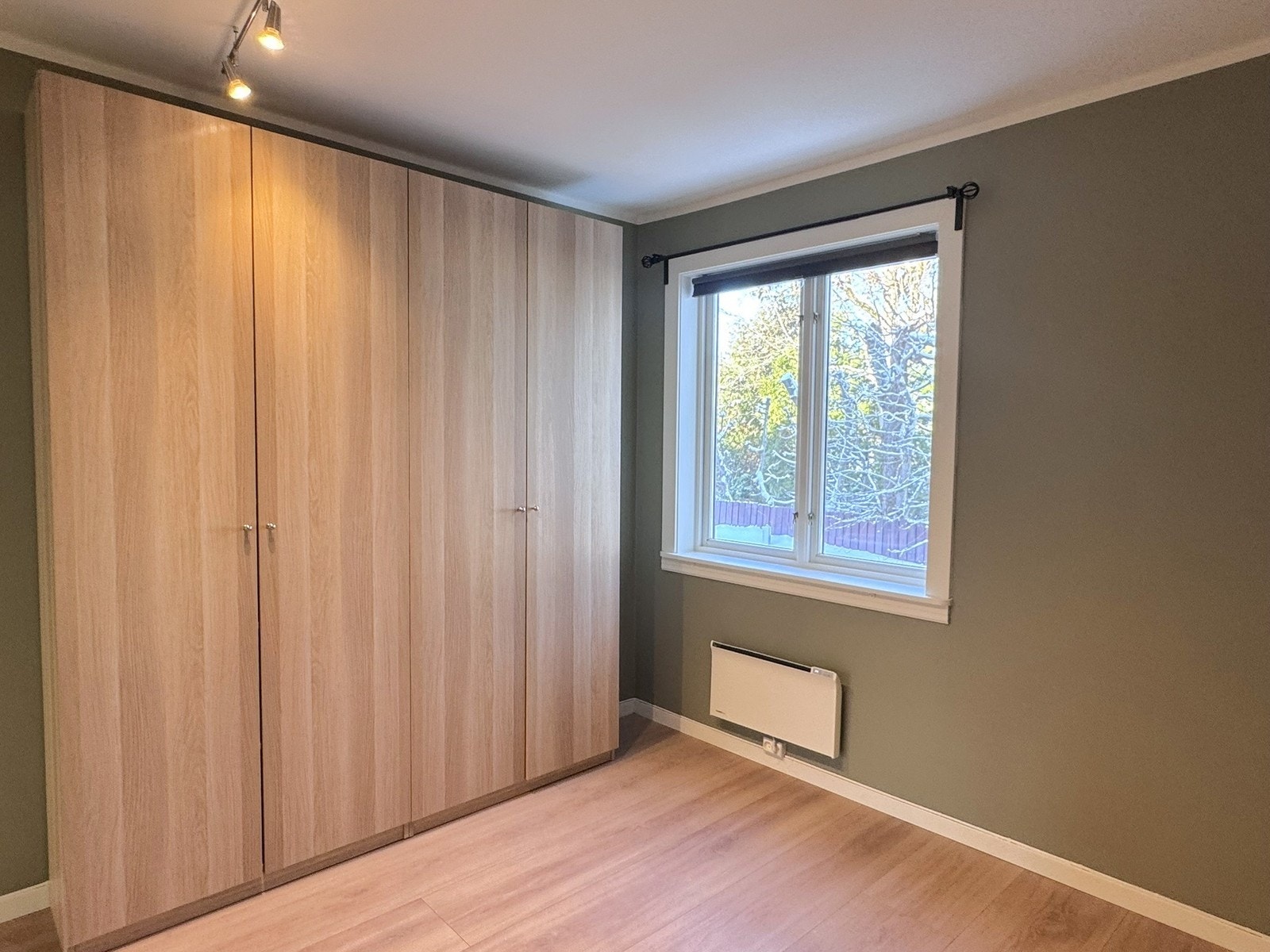 Hovedsoverom med garderobe Galleribilde