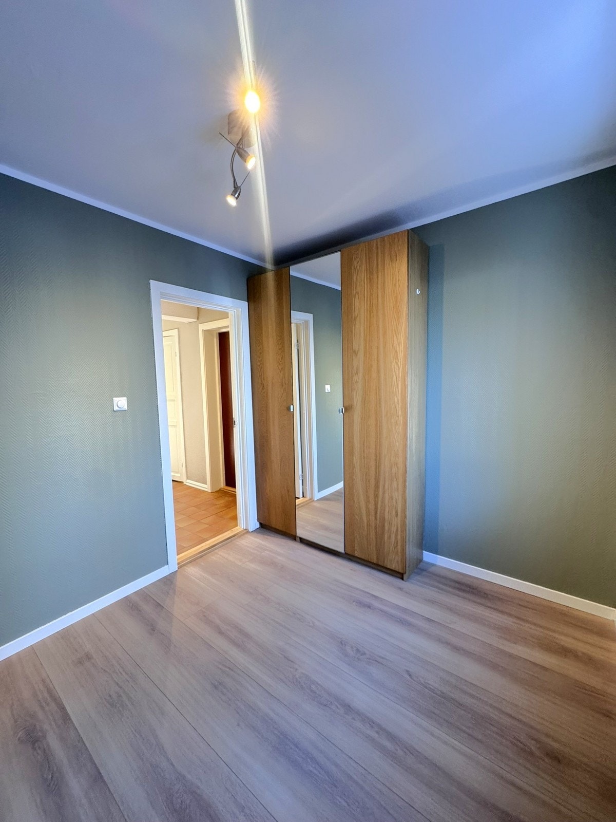 Soverom nr 2 - også med garderobe Galleribilde