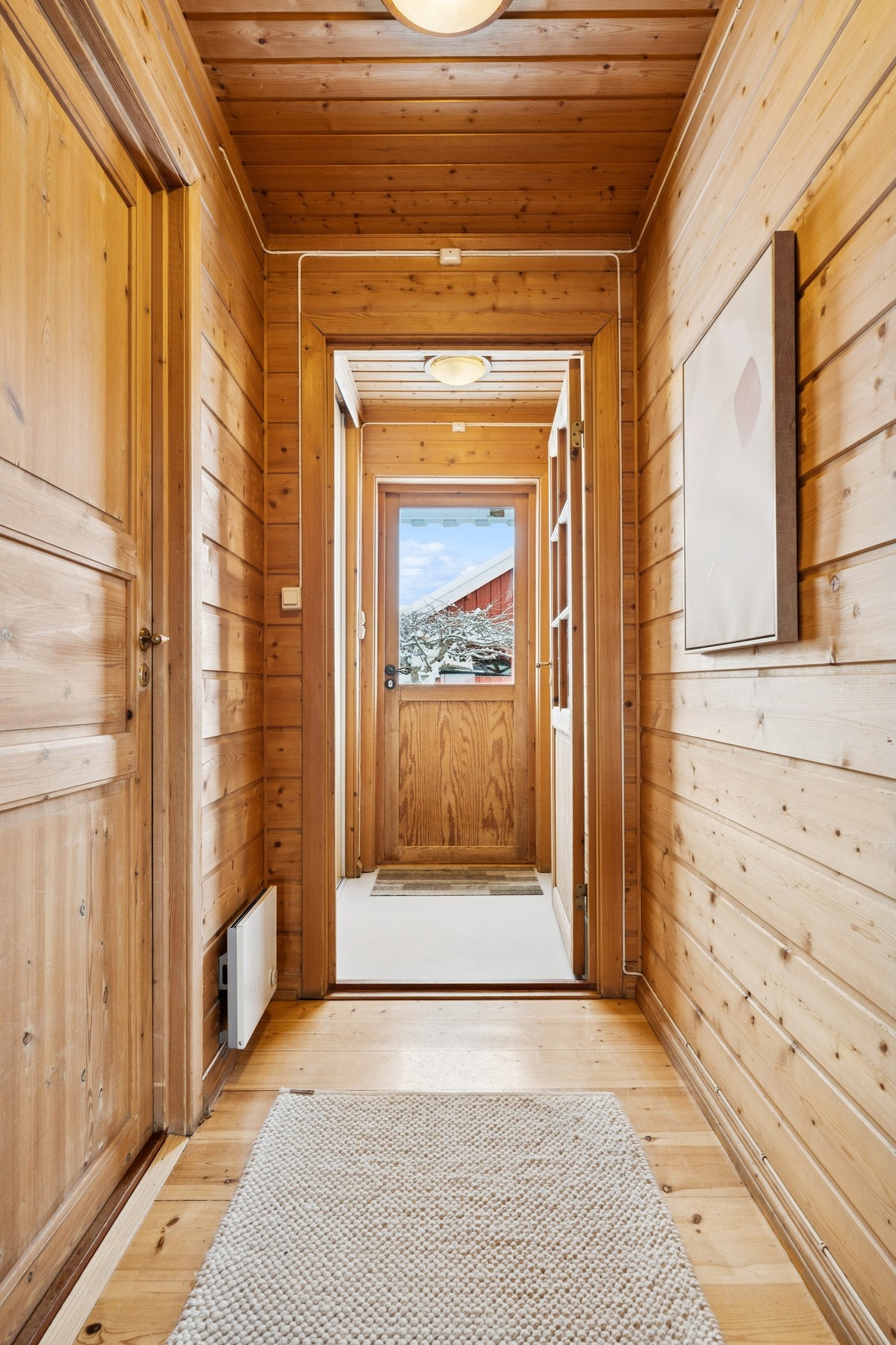 Velkommen inn - fin plass til å hensette sko og yttertøy. Galleribilde