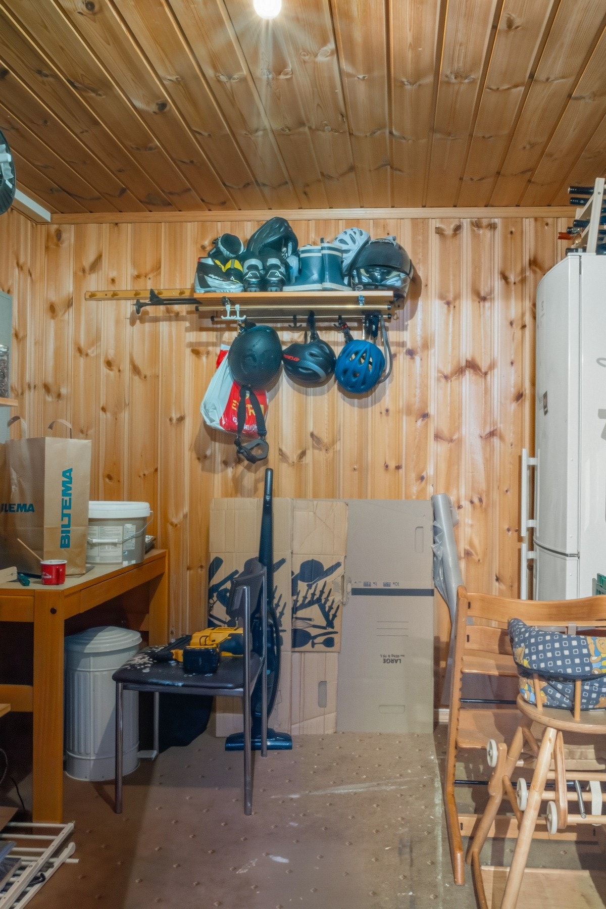 Romslig bod som gir god plass til ekstra oppbevaring. Galleribilde