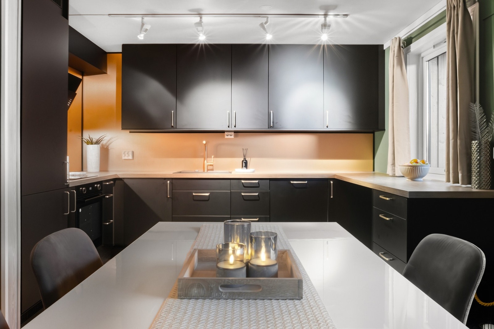 Modernisert bolig i rekkehus. Galleribilde