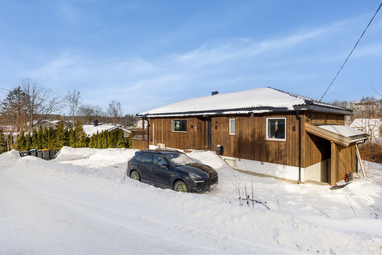 Godt med biloppstillingsplass på egen tomt Galleribilde