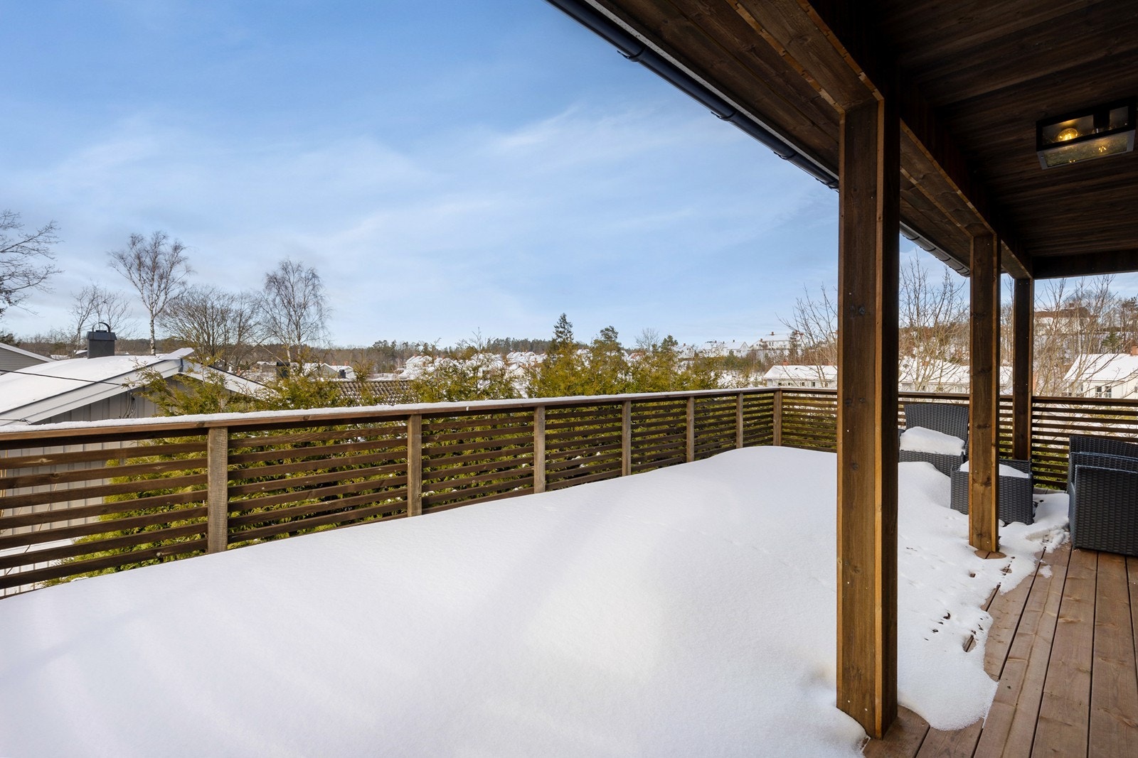 Hyggelig og solrik veranda Galleribilde