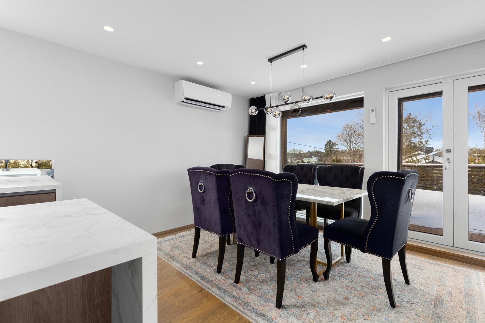 Fin plass til spisebord i tilknytning til kjøkkenet Galleribilde