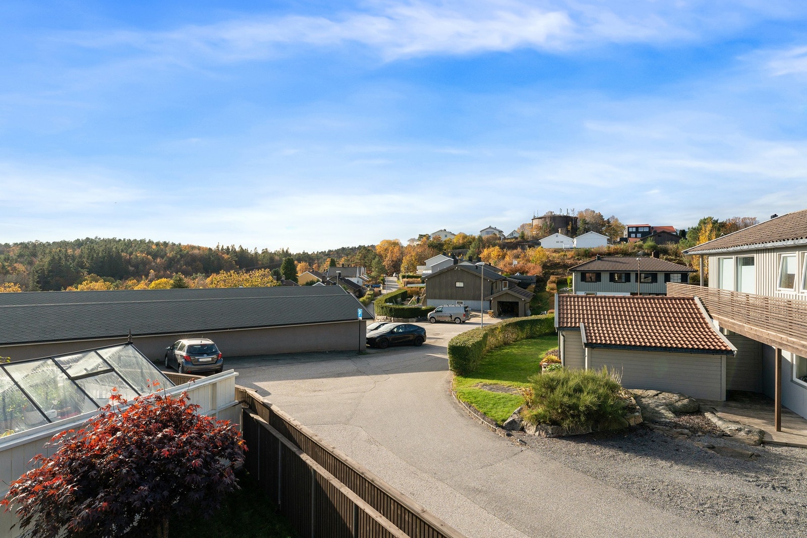 - Boligen ligger i et familievennlig og meget populært område med gå/sykkelavstand til barnehage og skole - Galleribilde