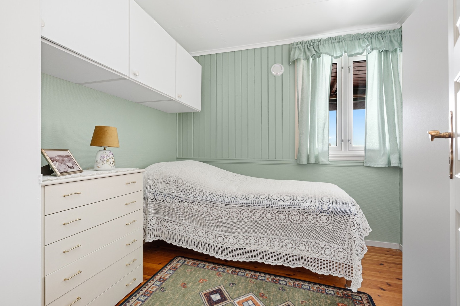 - Soverom | Det er totalt 4 soverom i boligen - Galleribilde