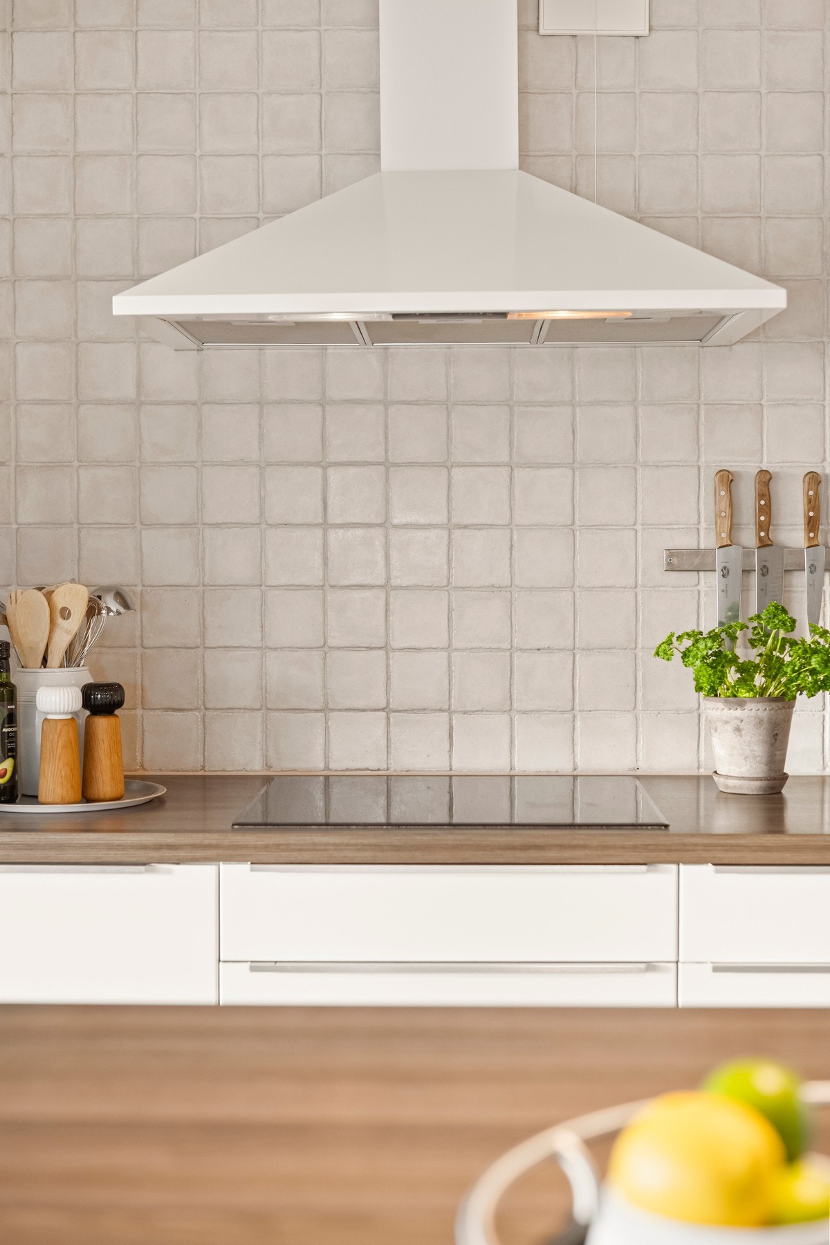 Det er fliser i arbeidssonen. Galleribilde