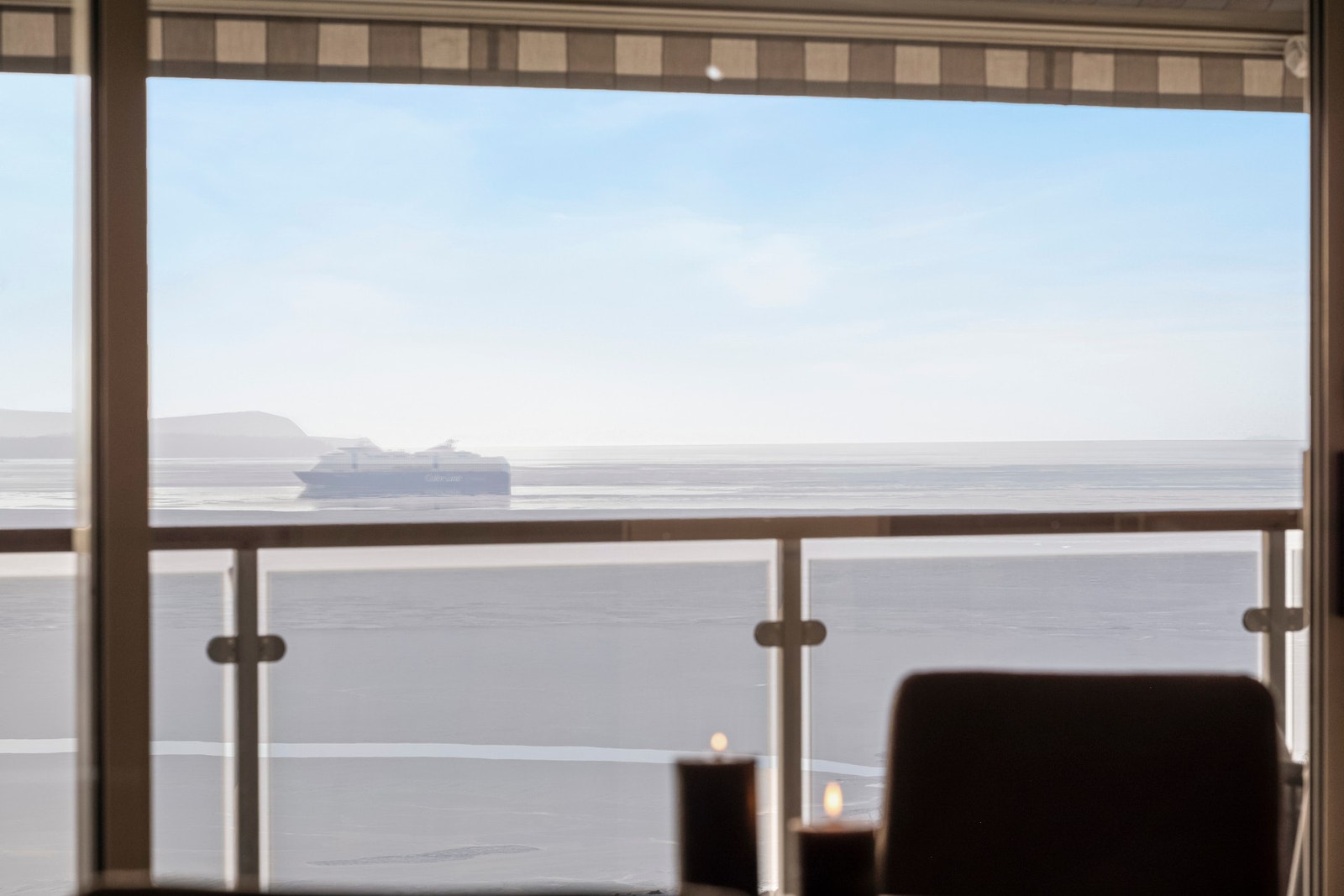 Det er utelamper og markise. Galleribilde