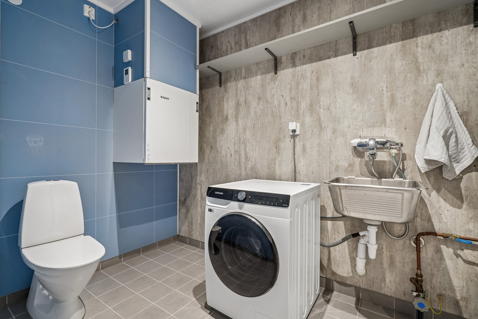 Praktisk vaskerom/ wc Galleribilde