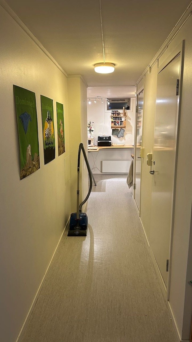 Gang mot kjøkken Galleribilde