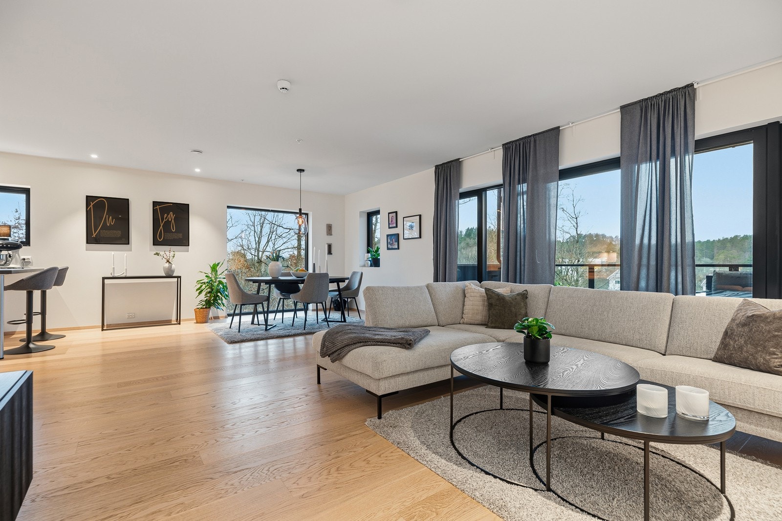 Velkommen til Sukkevannslia 84! Boligen er presentert av Andre Sandvik v/Aktiv Eiendomsmegling avd. Kristiansand. Foto: Ivars Upe Galleribilde