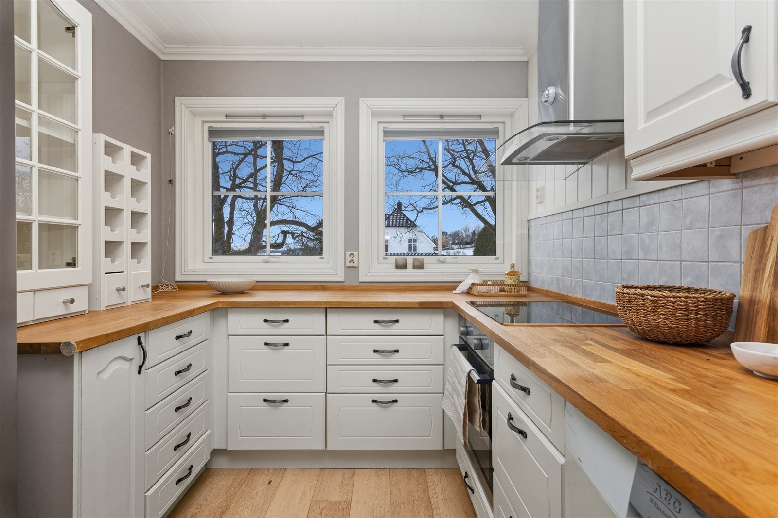 Innholdsrikt kjøkken Galleribilde