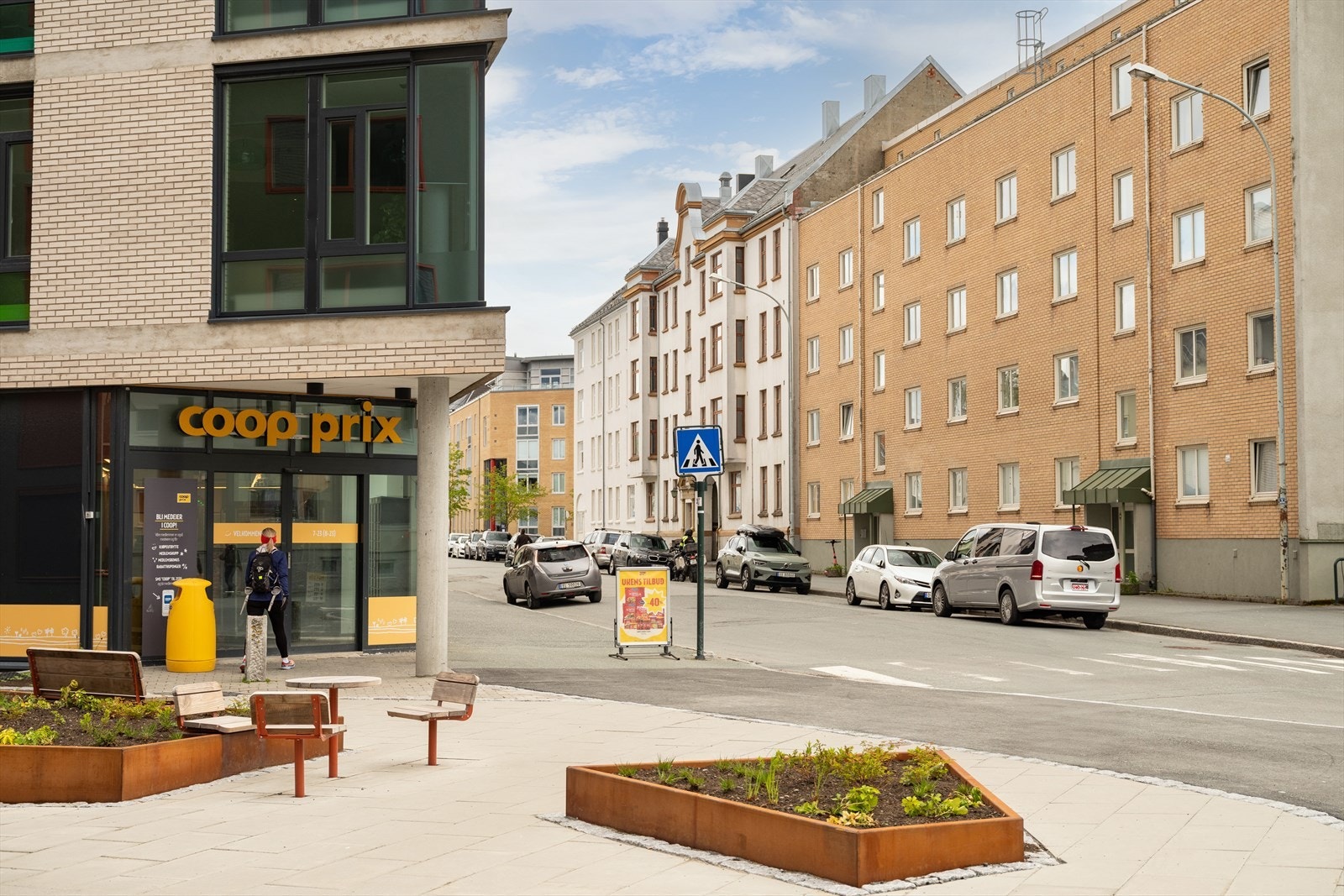 Rett over veien fra leiligheten ligger Coop Prix. Galleribilde