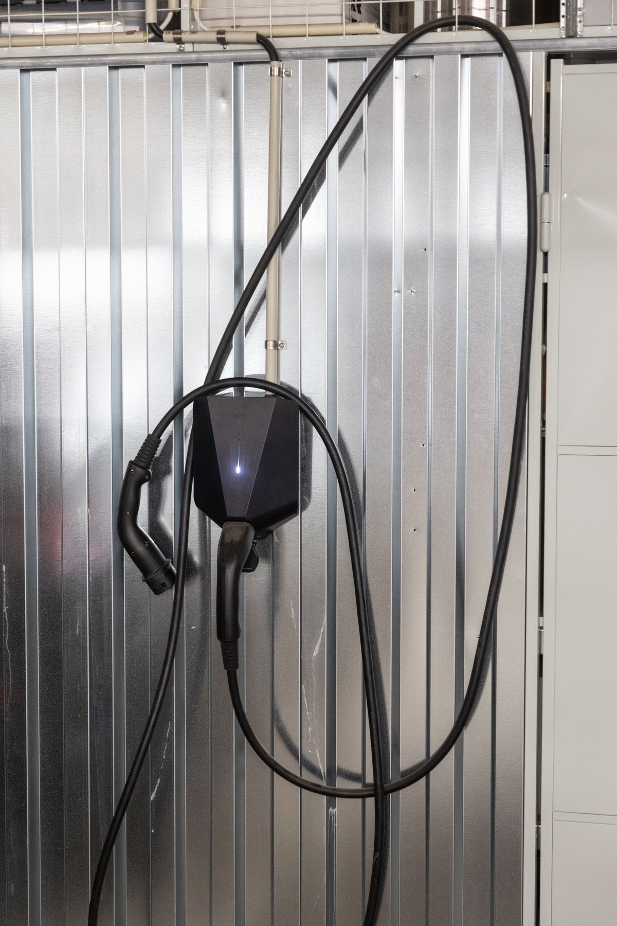 Det er installert elbillader. Galleribilde