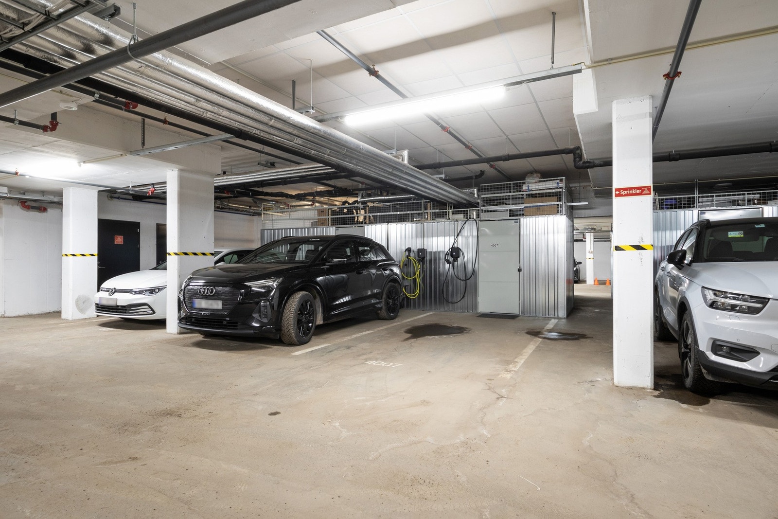Leiligheten disponerer én parkeringsplass i felles parkeringskjeller. Galleribilde