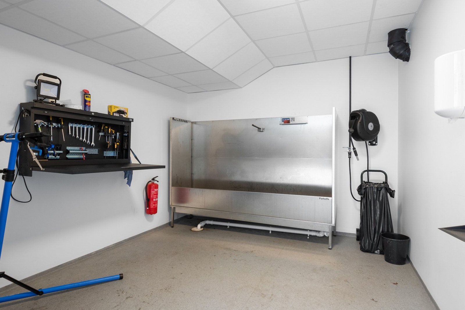 Felles sykkelverksted med egen vaskestasjon. Galleribilde