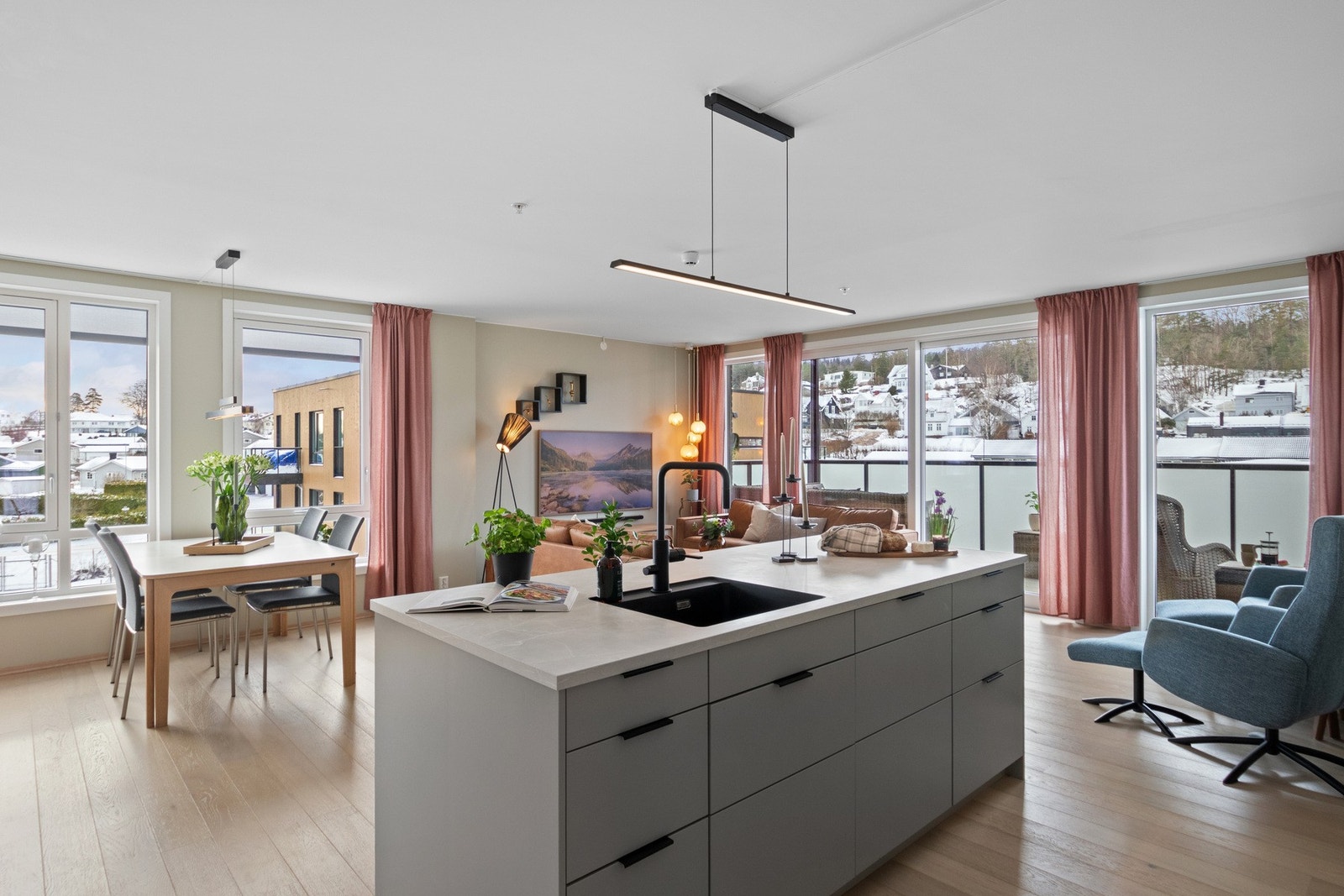 PrivatMegleren ved Christoffer Janås Fischer har gleden av å presentere Banebakken 33D. Galleribilde