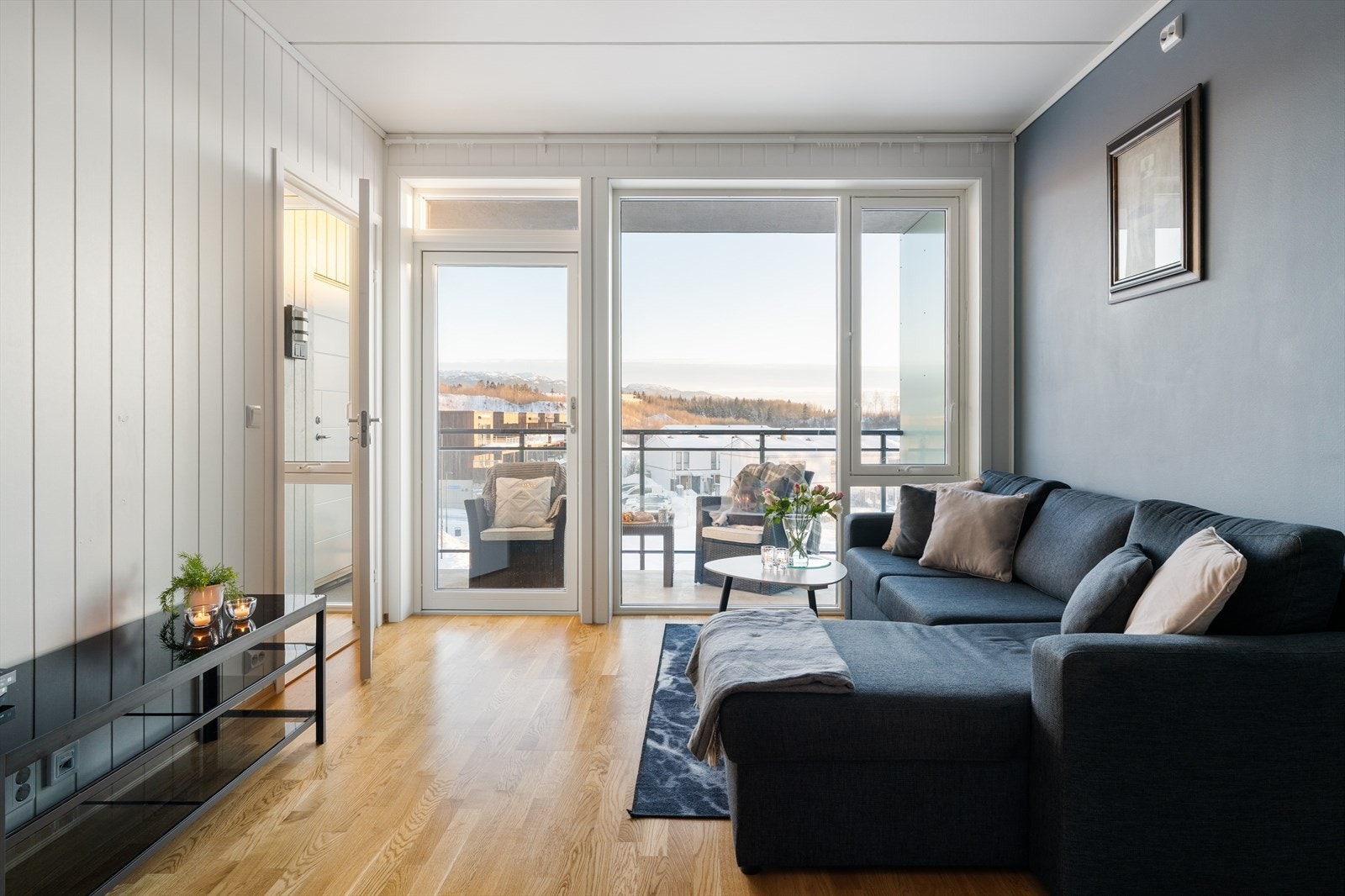 Nordvik Bolig ved Thomas Kvålsvoll har gleden av å presentere Andersbakkan 92 - En moderne 3-roms selveierleilighet. (Foto: Max Stenberg - Grattis foto) Galleribilde