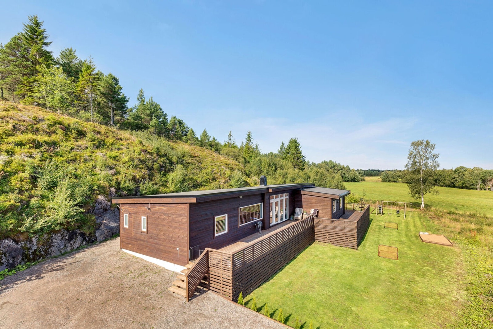 EiendomsMegler 1 v/Morten Høvik har gleden av å presentere Follandsveien 512 Galleribilde