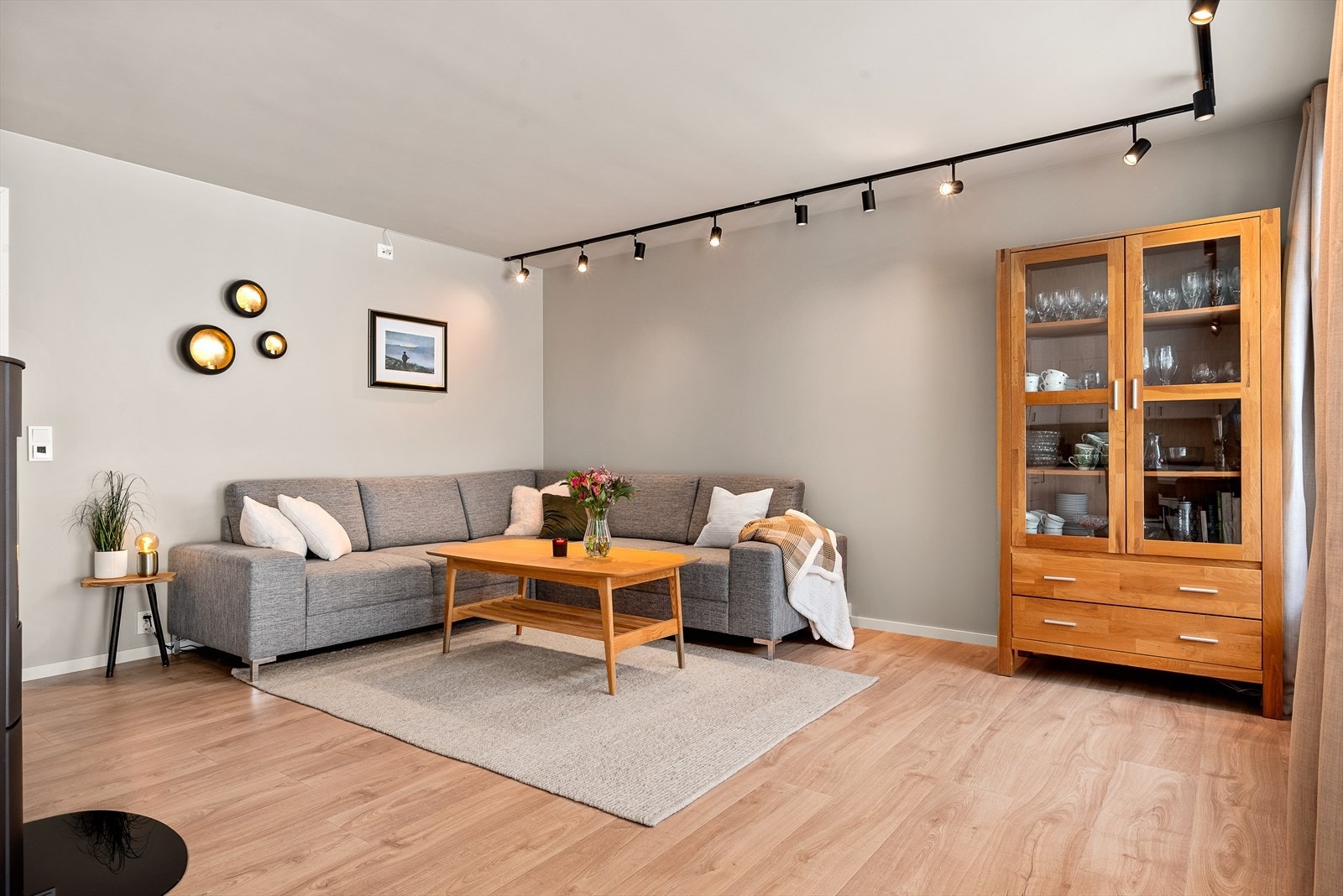 Leiligheten ligger i byggets 1. etasje, og har et totalt areal på 66 kvm i BRA-i. Galleribilde